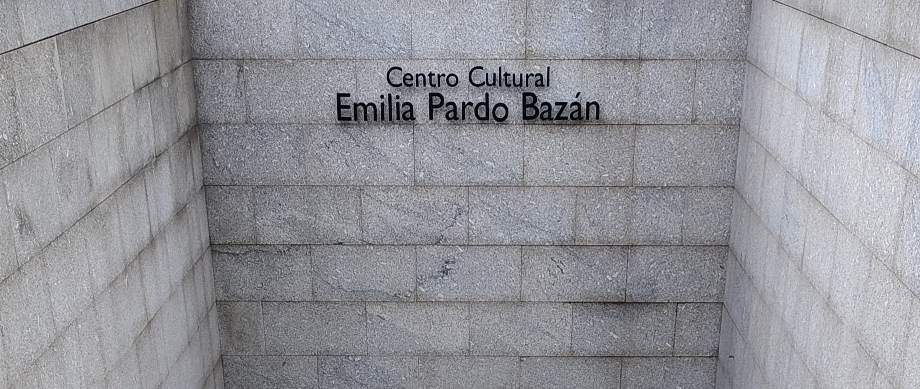Entrada del CC Emilia Pardo Bazán