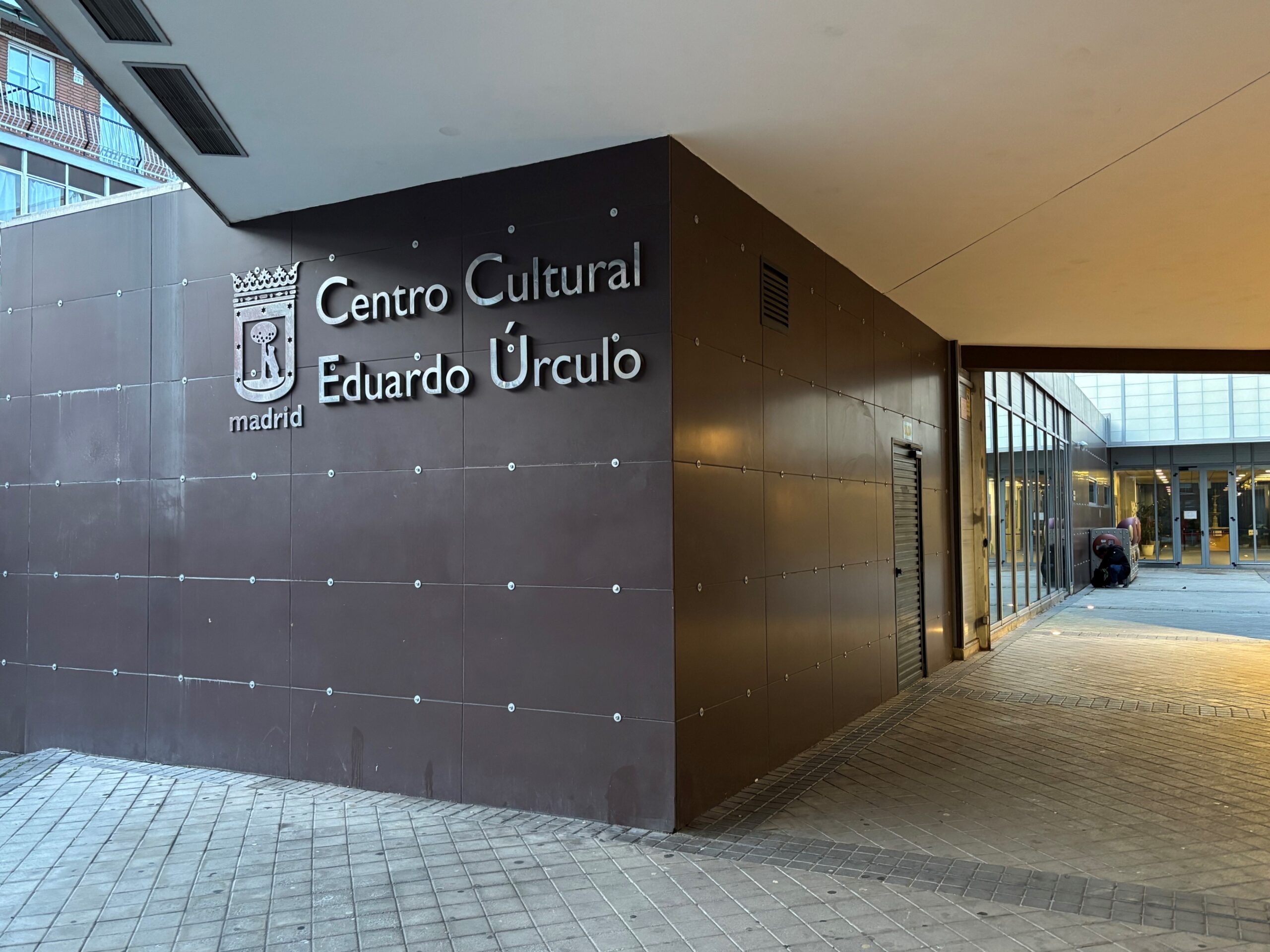 Imagen del exterior del Centro Cultural Eduardo Úrculo de Tetuán