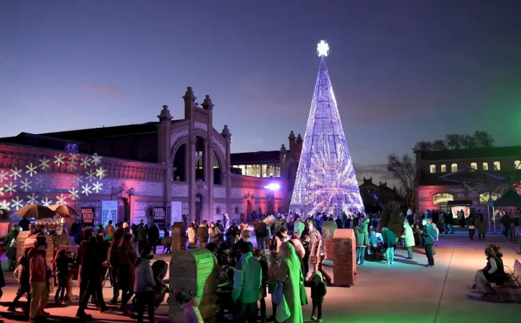Imagen de ediciones pasadas de Matadero en Navidad con alumbrado navideño