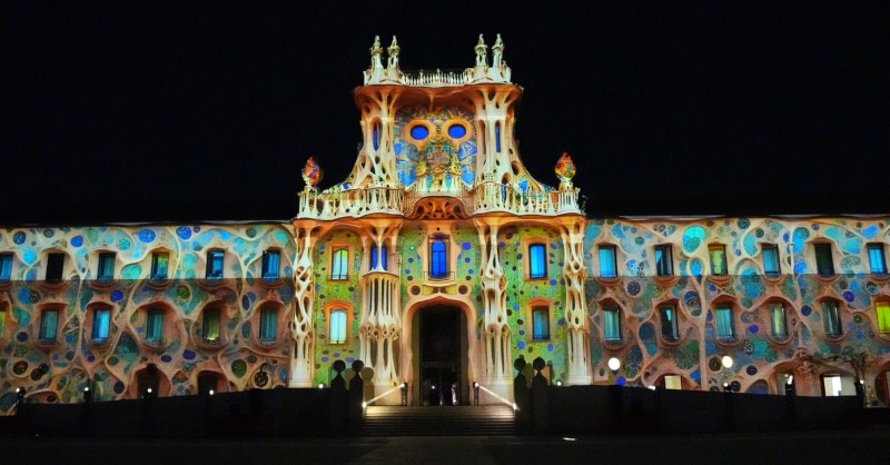 Imagen del videomapping ‘Una Navidad de Luz’, en el Centro Cultural Conde Duque